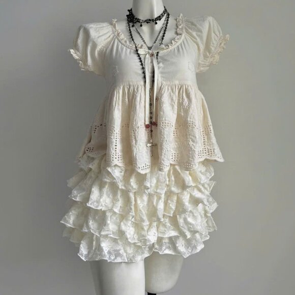 Ivory Lace Ruffle Dress - Picture 2 of 4